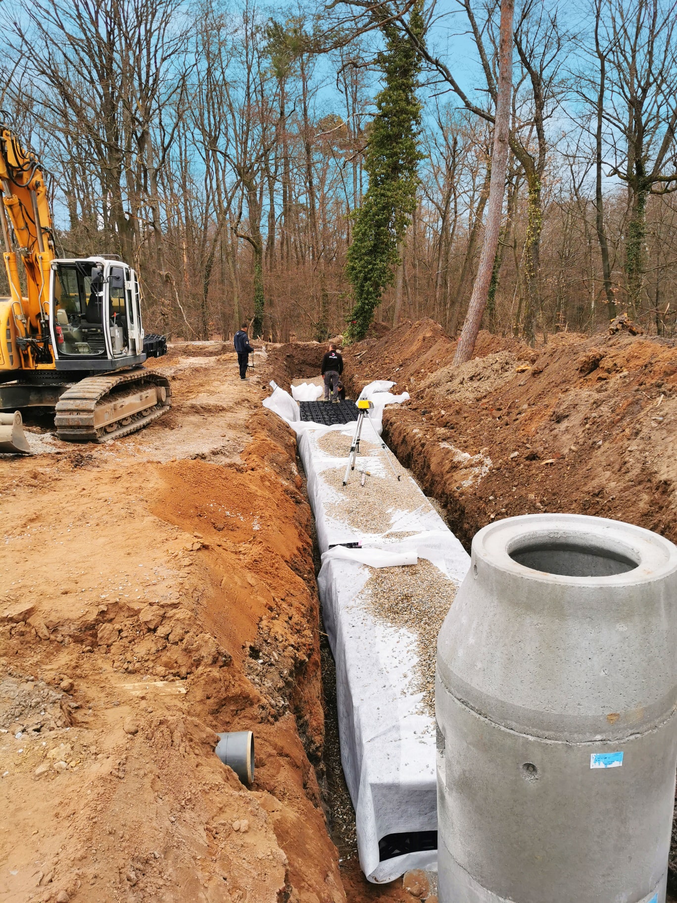 Pose de cagettes d'infiltrations dans le cadre de travaux d'assainissement des eaux usées.