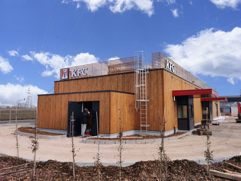 Poses d'enrobés autours du restaurant KFC à Vendenheim